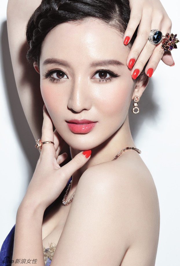 张萌时尚健康大片优雅诠释玻璃心