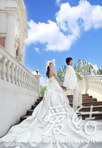 城堡婚纱摄影_城堡的婚纱风格图片(3)