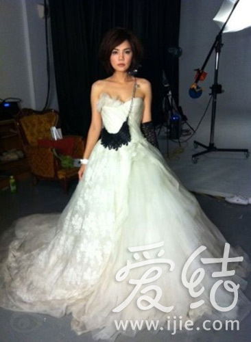 假小子婚纱照_假小子