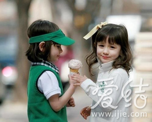 超q的混血双胞胎姐妹花