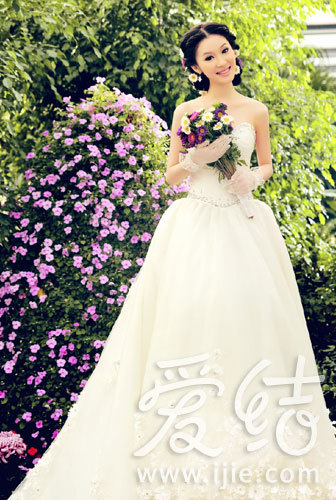 八月婚纱照_婚纱照图片唯美(2)