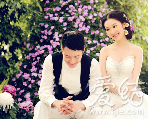 八月婚纱摄影_婚纱摄影(3)