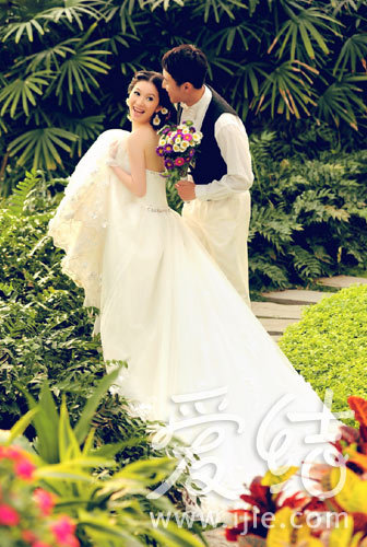 八月婚纱照_婚纱照图片唯美