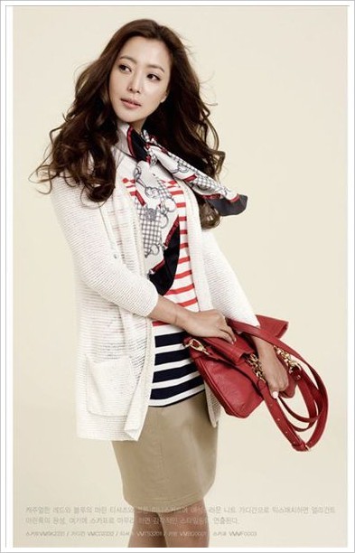 金喜善粉领族春季装扮攻略