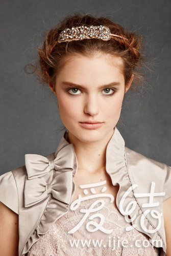 可以戴白色的头饰 18411_151479_293636.jpg