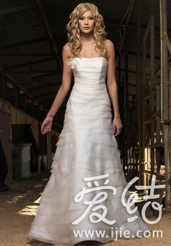 华裔婚纱设计师_香奈儿华裔设计师王嘉(3)