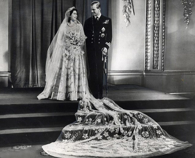 欧洲皇室婚纱_欧洲皇室宫廷婚纱(3)