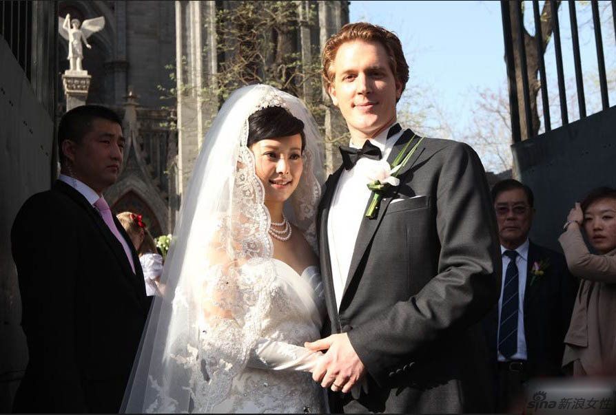 欧式保守婚纱_比较保守的婚纱图片(2)