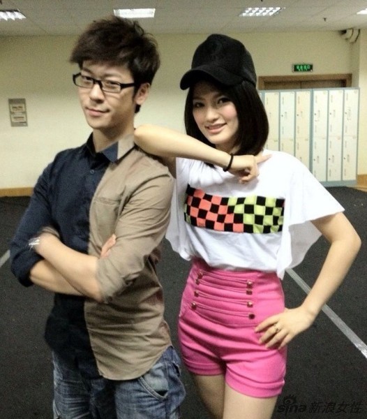 杨坤丁丁地下情疑似曝光盘点私服搭配_新闻_南