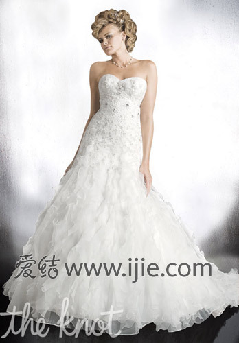 买婚纱的价格_婚纱情侣头像(2)