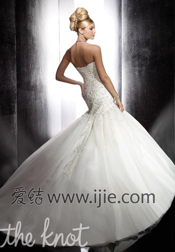 国家的婚纱_动漫婚纱情侣头像