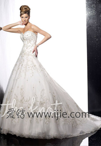 买婚纱的价格_婚纱情侣头像(2)