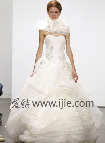 时装周婚纱_中国国际时装周婚纱秀(3)
