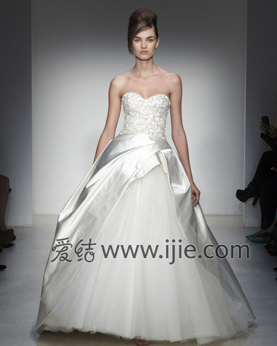 时尚冬季婚纱_冬季婚纱礼服