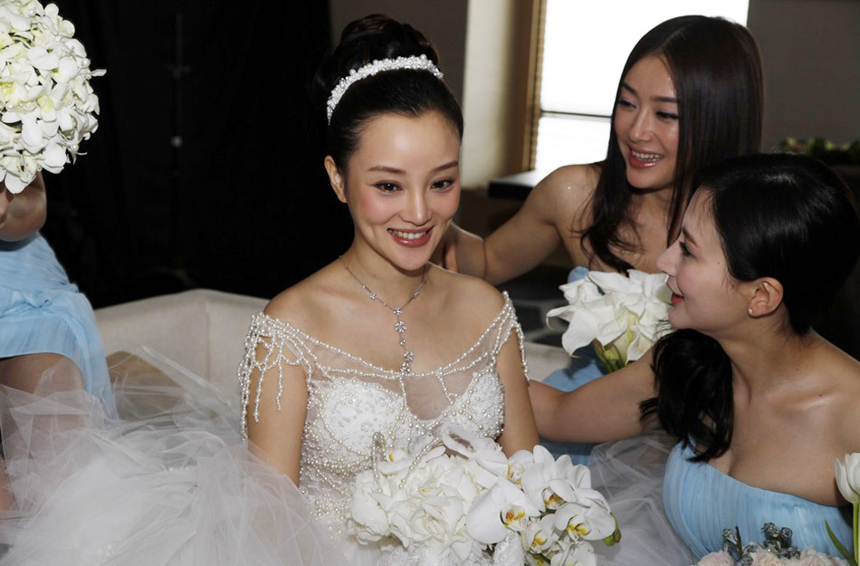 李小璐的婚纱_李小璐贾乃亮婚纱照片(3)