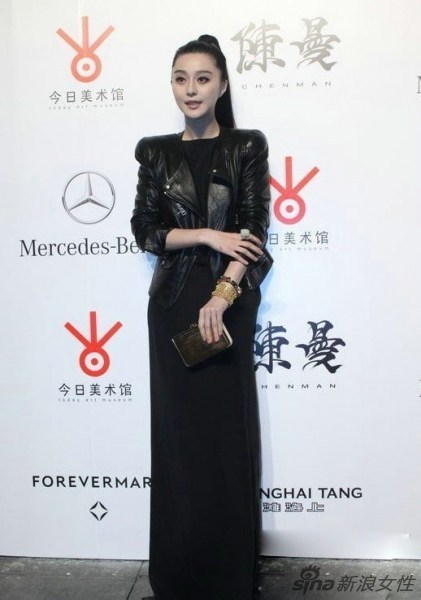女人必备小黑裙 明星演绎穿出优雅气
