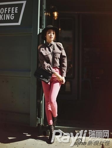 学李小璐穿衣 少女味混搭微性感