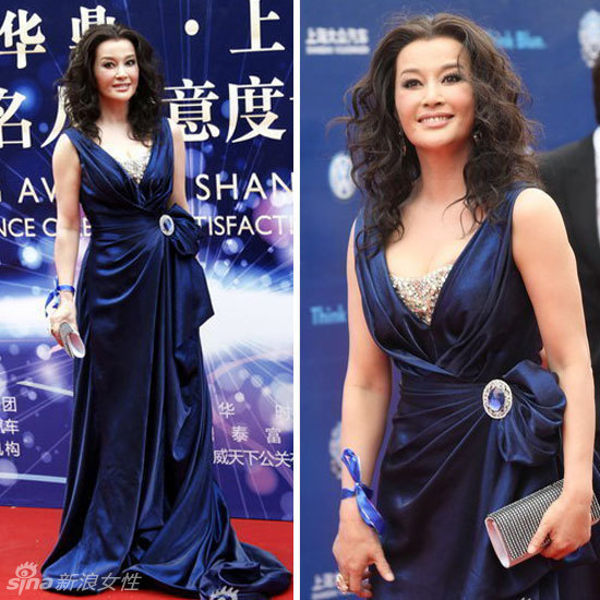 刘晓庆红毯装扮盘点 爆乳&卖萌哪个吸眼球