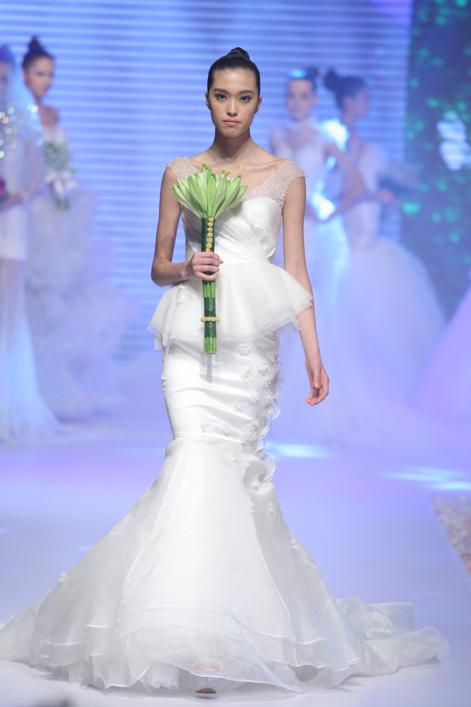 兰玉婚纱_服装设计师兰玉作品