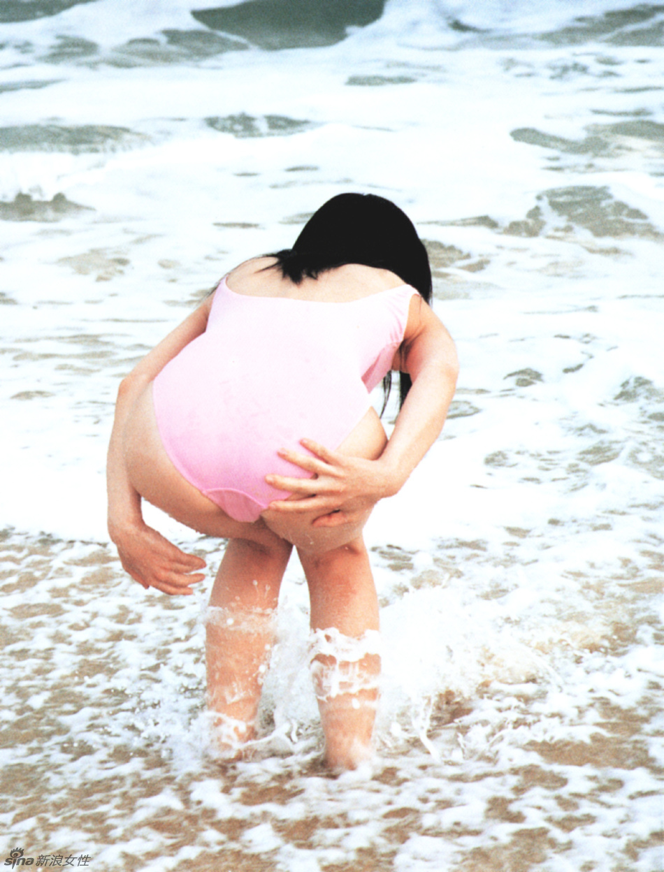 日本写真女神<em>小仓优子</em>性感美照 童颜巨乳诱惑