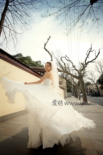 婚纱创意广告_婚纱情侣头像