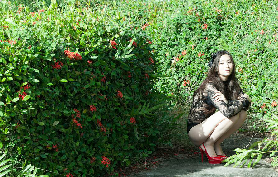 日本单眼皮美女足立梨花清纯魅惑大片