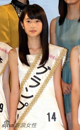 日本美少女14岁内衣_日本性感内衣美少女(2)