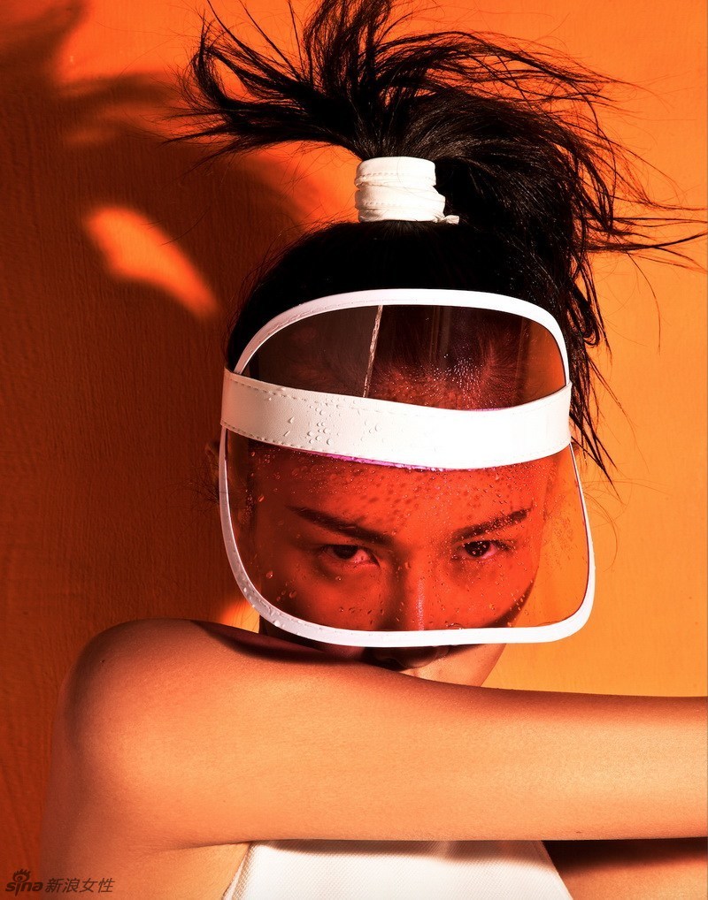 长腿女星张蓝心夏日热辣写真 性感爆棚!