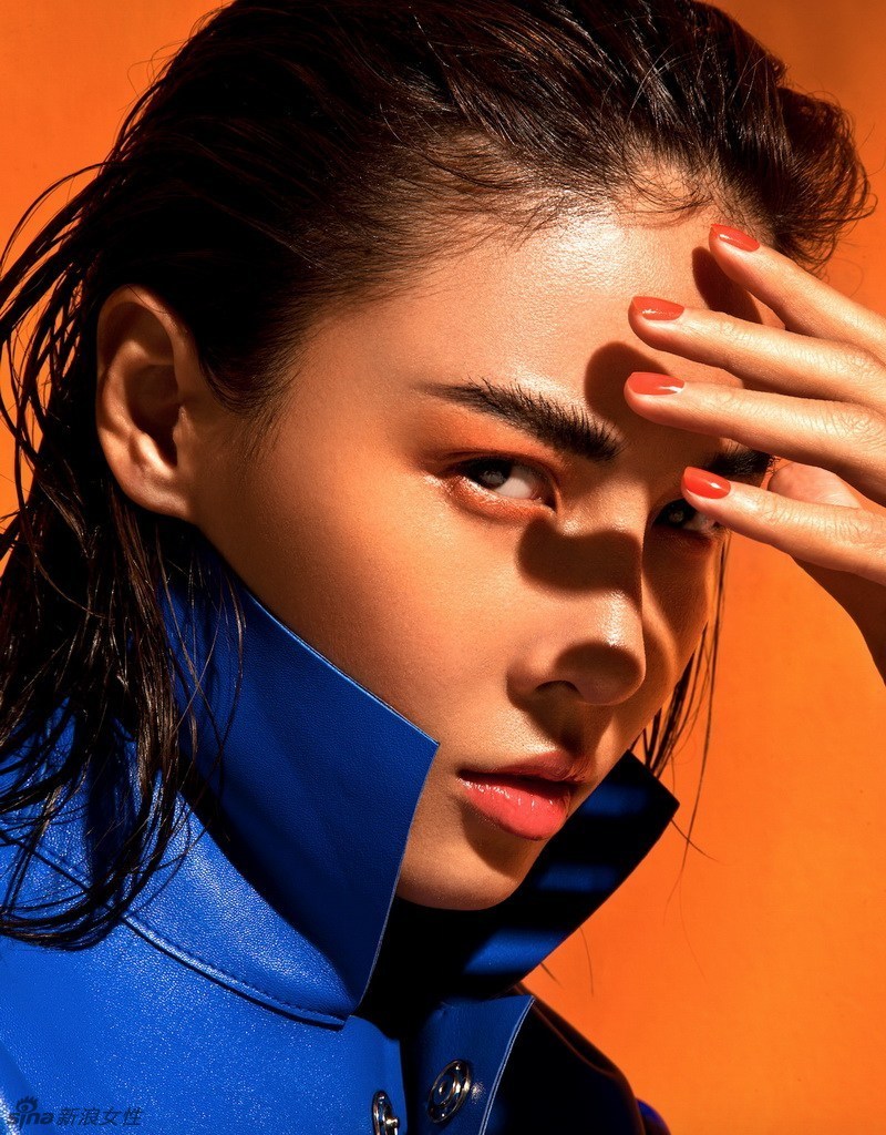 长腿女星张蓝心夏日热辣写真 性感爆棚!