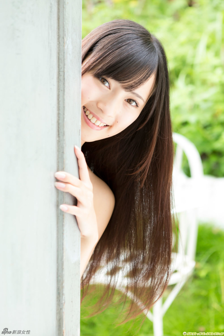 日本“天然系美少女”泳装写真 性感甜美