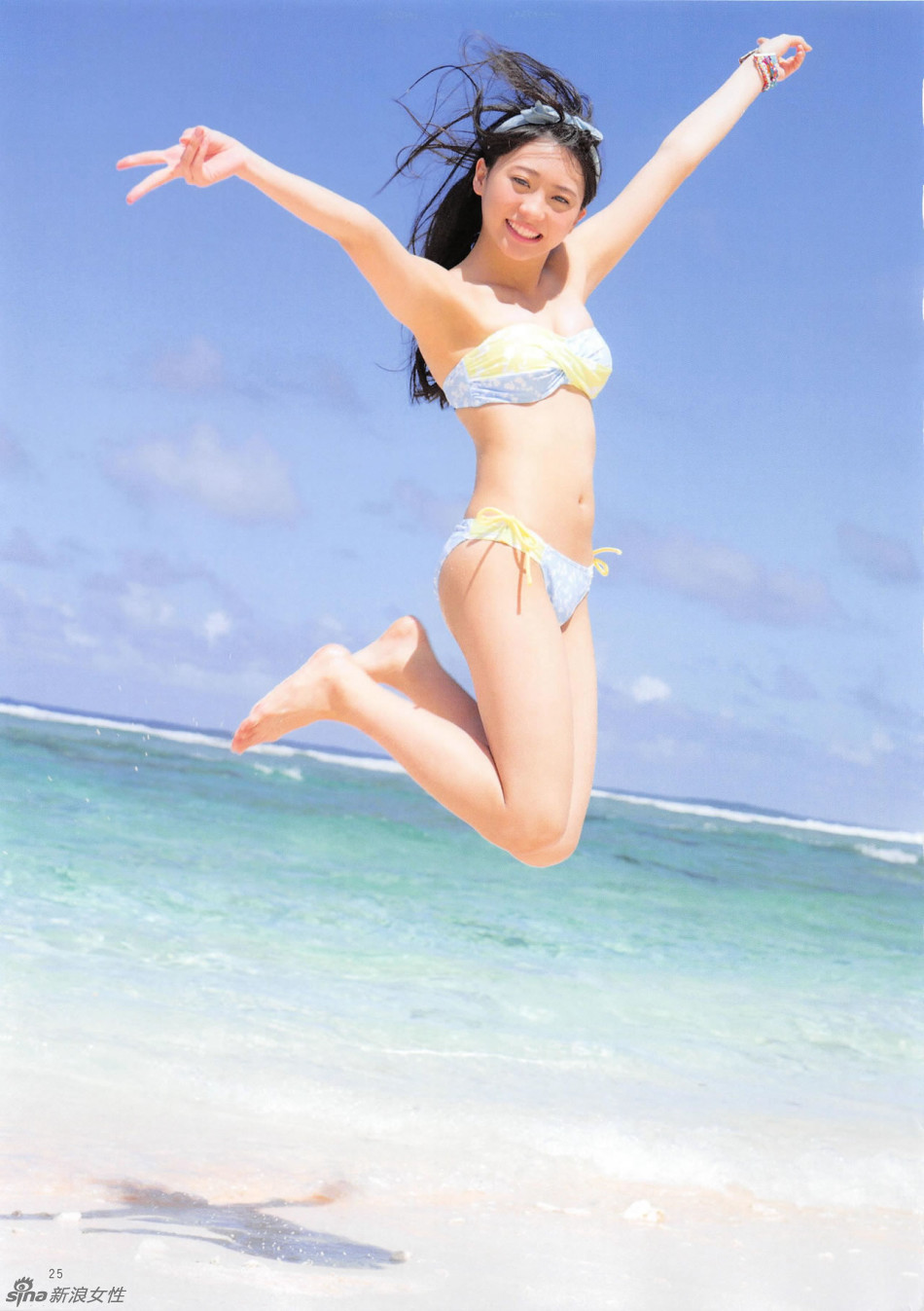 日本“蜜桃女孩”性感写真 甜美俏皮！