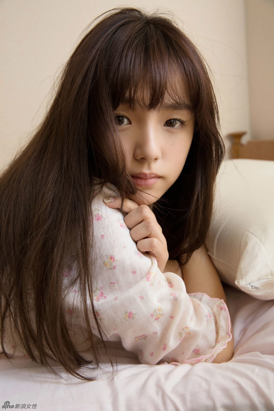 日本美胸萝莉筱崎爱家居写真 极致性感妩媚