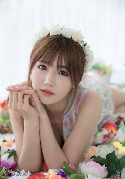 韩国车模韩佳恩被赞“天然系少女”颜值逆天