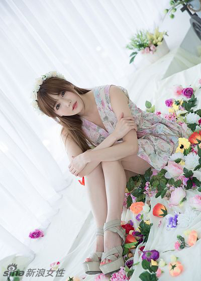 韩国车模韩佳恩被赞“天然系少女”颜值逆天