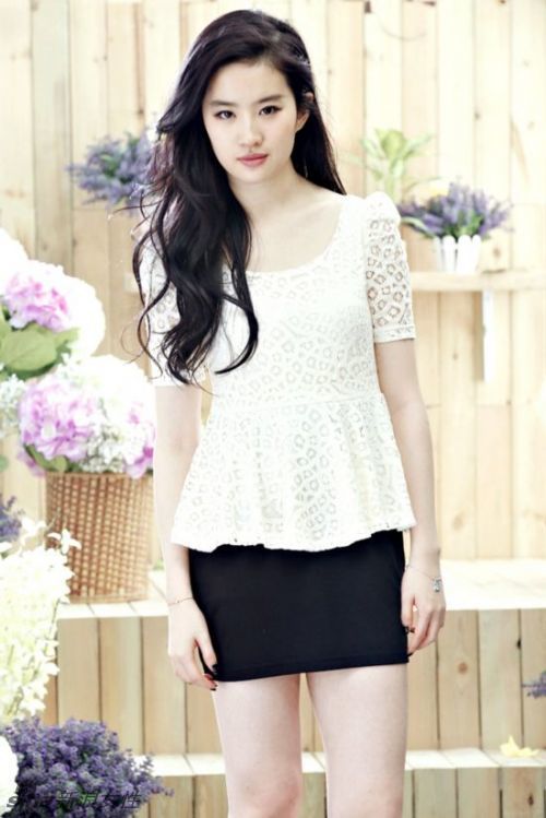 神仙姐姐刘亦菲有主儿了！盘点女神性感瞬间