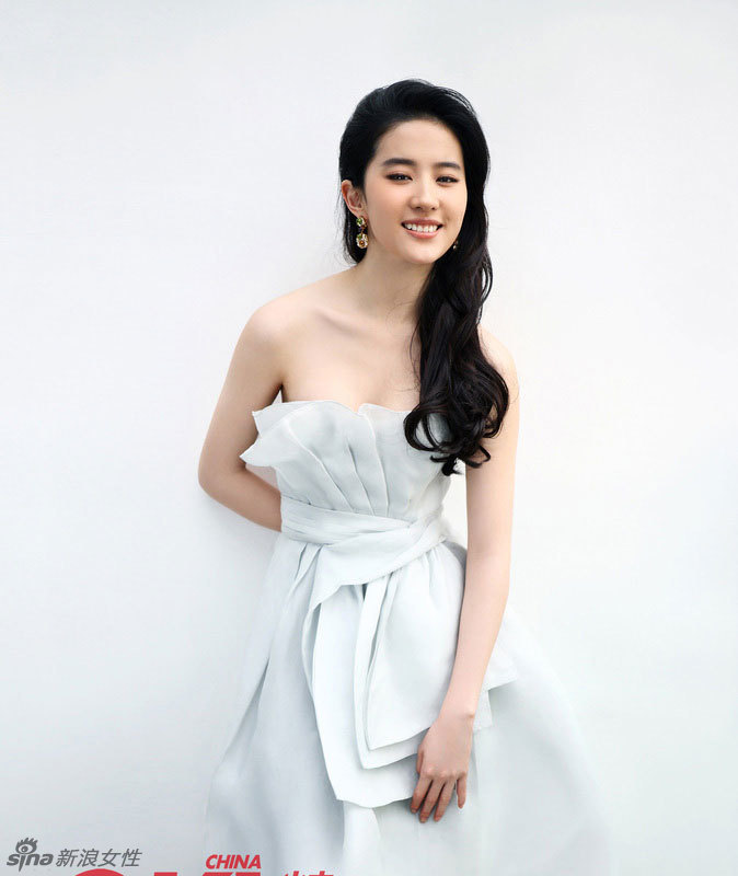 神仙姐姐刘亦菲有主儿了！盘点女神性感瞬间