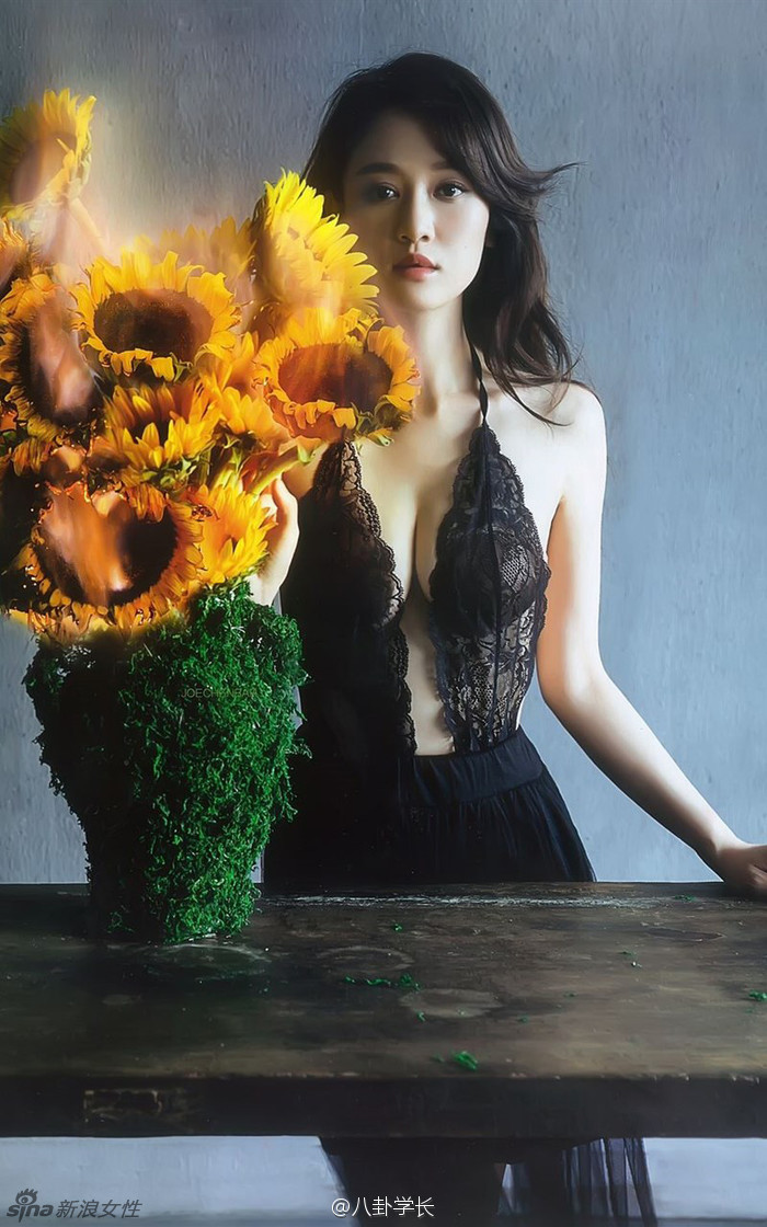 陈乔恩昔日性感写真 半裸抱猫曲线毕露