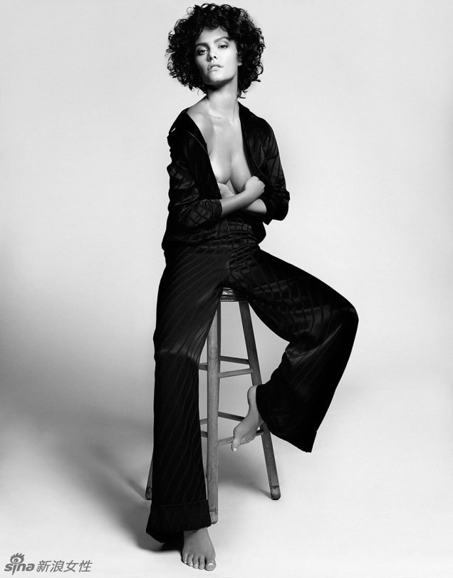 丹麦甜心超模破尺度大片 短发出镜身材火辣