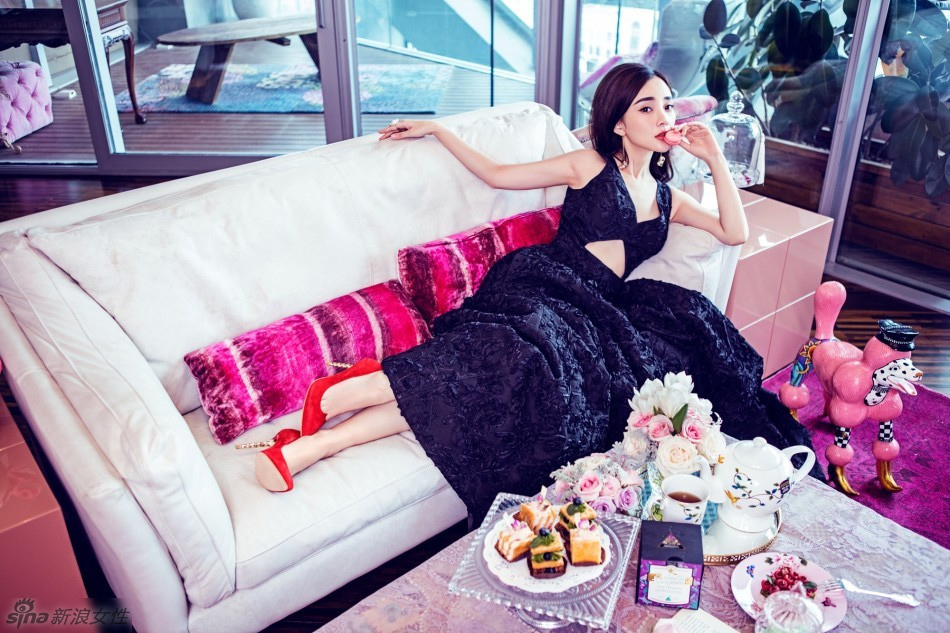 辣妈李小璐优雅女人味大片 性感身姿曼妙