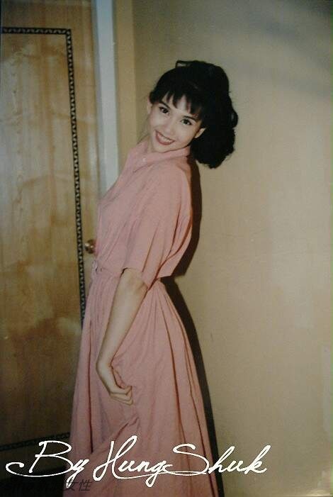 男人心中的女神邱淑贞昔日青涩照 性感迷人!