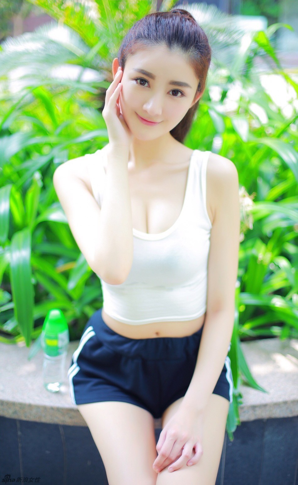 老总约美女_老总和美女喝酒(3)