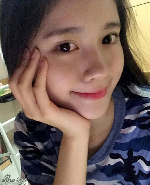 18岁女高中生晒自拍照 被赞最萌校花