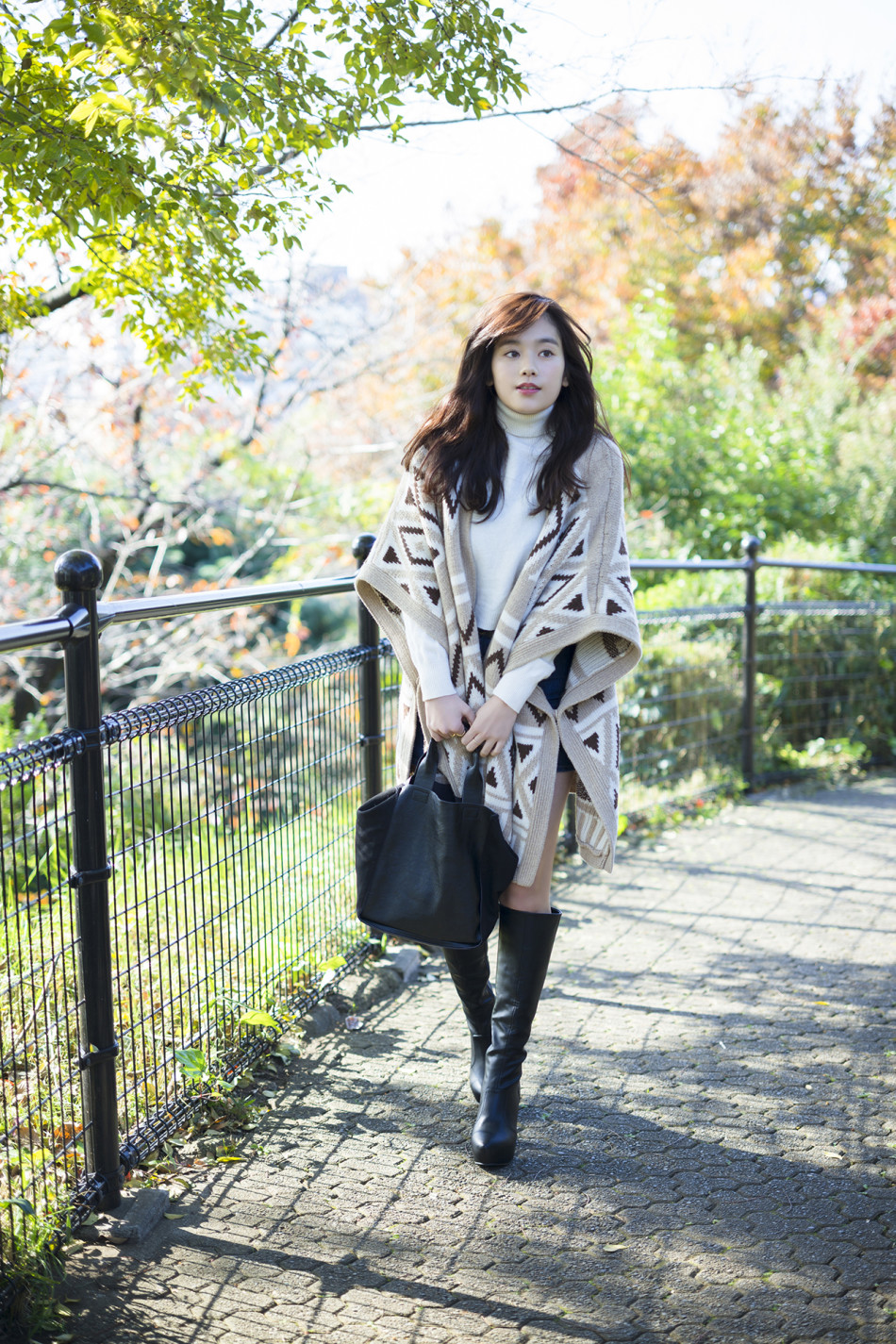 日本肉感女神笕美和子秋冬大片小露美腿