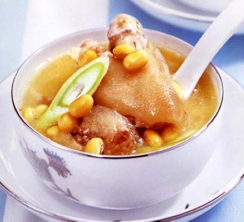 猪脚炖黄豆怎么炖的 27437_1527832_303367.jpg