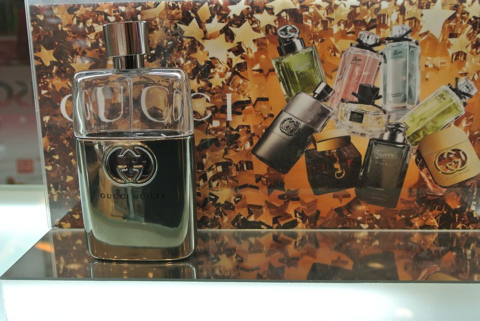 女生是去国企做销售内勤类的岗位好,还是去私