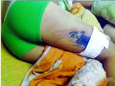 体罚脱内衣_美女内衣内裤半脱图片