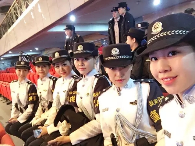 辅警被扇殴打对方图片