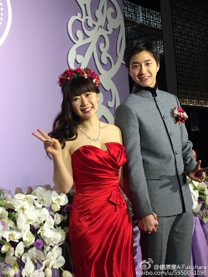 婚纱低胸_婚纱图片唯美(2)
