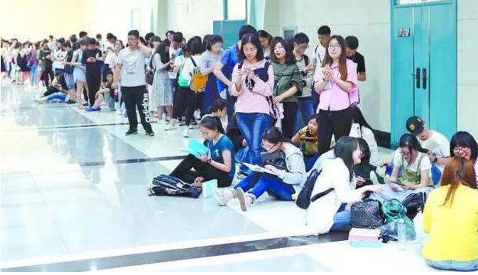 哈三中学霸女神八月长安回哈尔滨签售新书