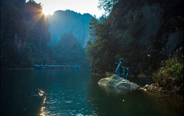 张家界拍婚纱照的外景_冬天拍婚纱照外景(2)